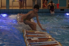 HDY03257_het-lijkt-af-en-toe-op-surfen